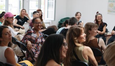 A room full of psychologists and psychological practitioners at Mittelweg 50, the It's Complicated HQ