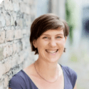 Anne-Pascale-Stein-Body-Psychotherapist-AEDP-Accelerated-Experiential-Dynamic-Psychotherapy-Heilpraktikerin-fur-Psychotherapie-in-Berlin